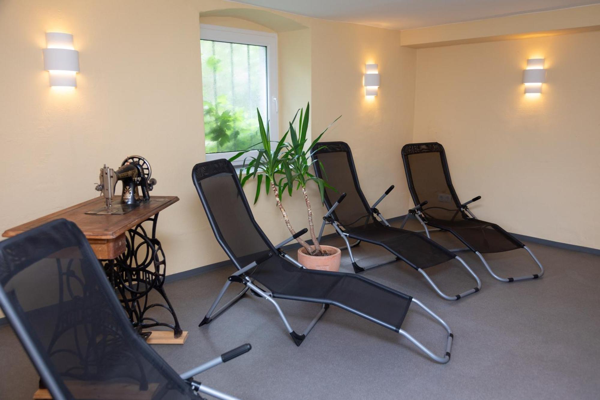 Moderne Ferienwohnung In Alter Villa Georgenthal  ภายนอก รูปภาพ